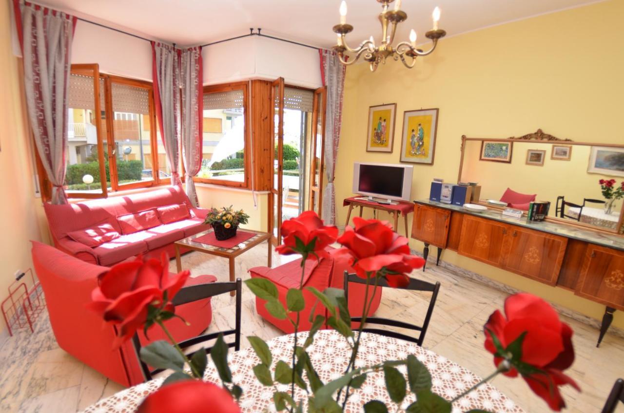 Apartamento Carnevale Viareggio Exterior foto