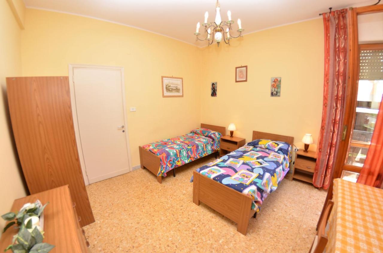 Apartamento Carnevale Viareggio Exterior foto